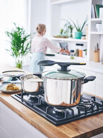 Tupperware Tupperware Universal Cookware 7.3QT/7L Stockpot tupperware_ww_st_2008_0012.jpg