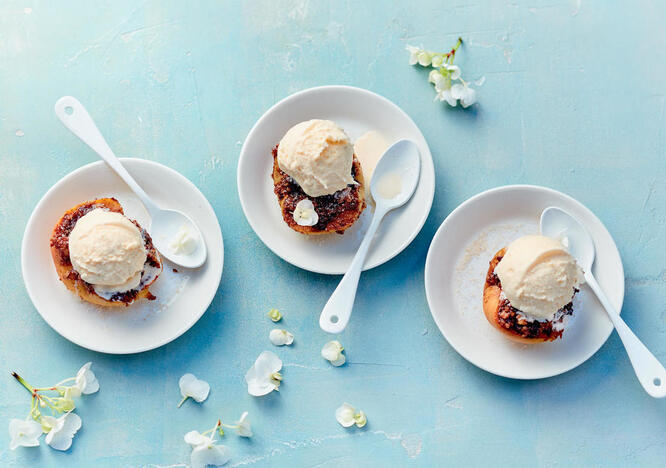 Tupperware Wonderful Walnut-Stuffed Apples 